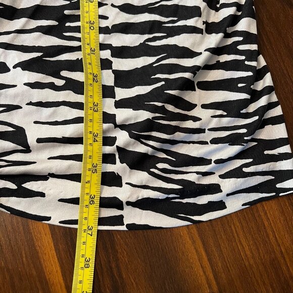 Trina Turk Silk Wrap Black White Zebra Print Silk Dress 6 Cocktail Resort Cruise - Picture 8 of 9